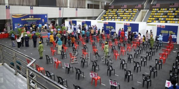 大霹雳时事焦点／怡保牙也接种中心延至29日 预计4天6000医护打加强剂