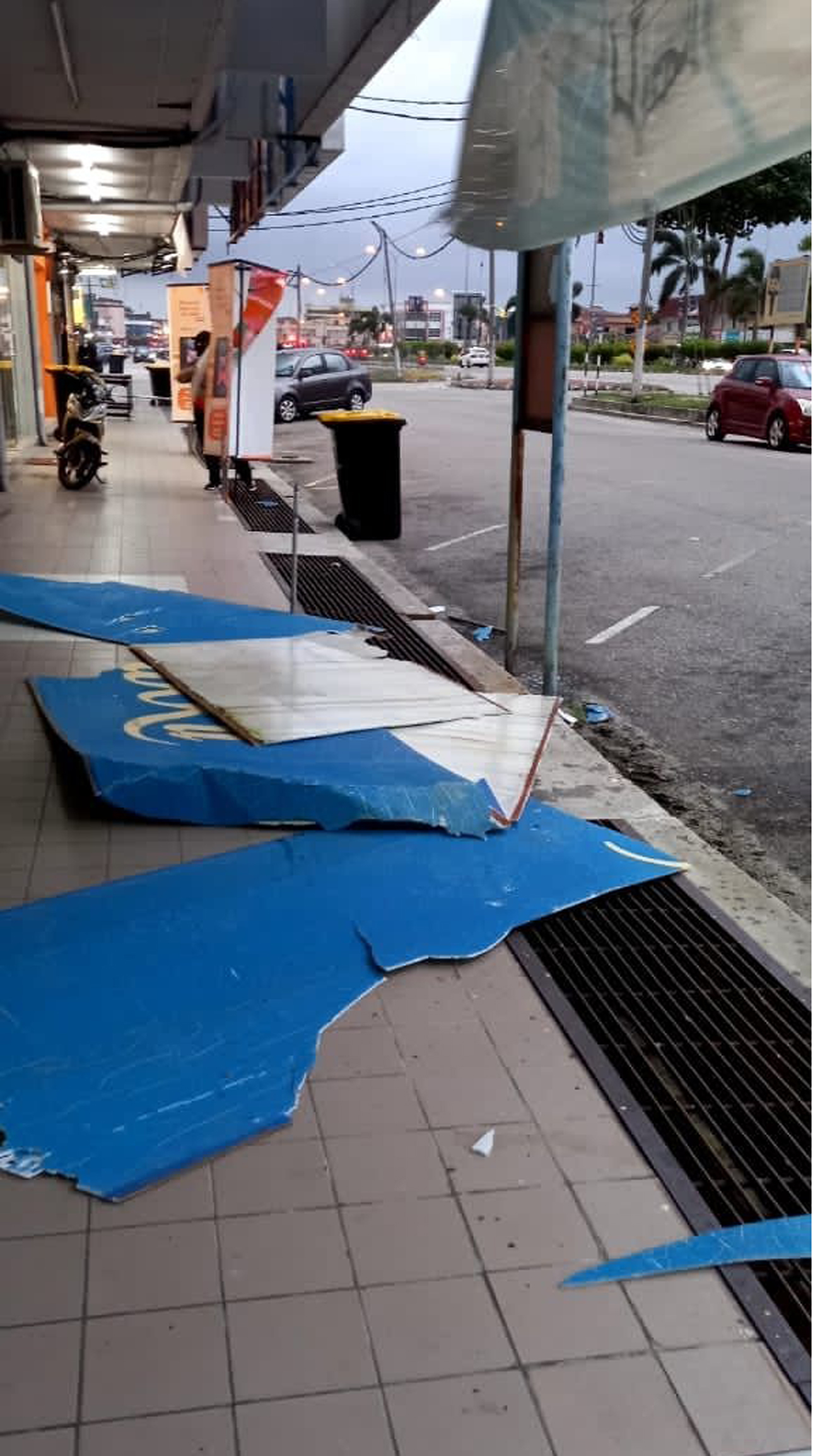 大霹雳时事焦点/暴风雨季将临 广告牌须修固防掉下伤人