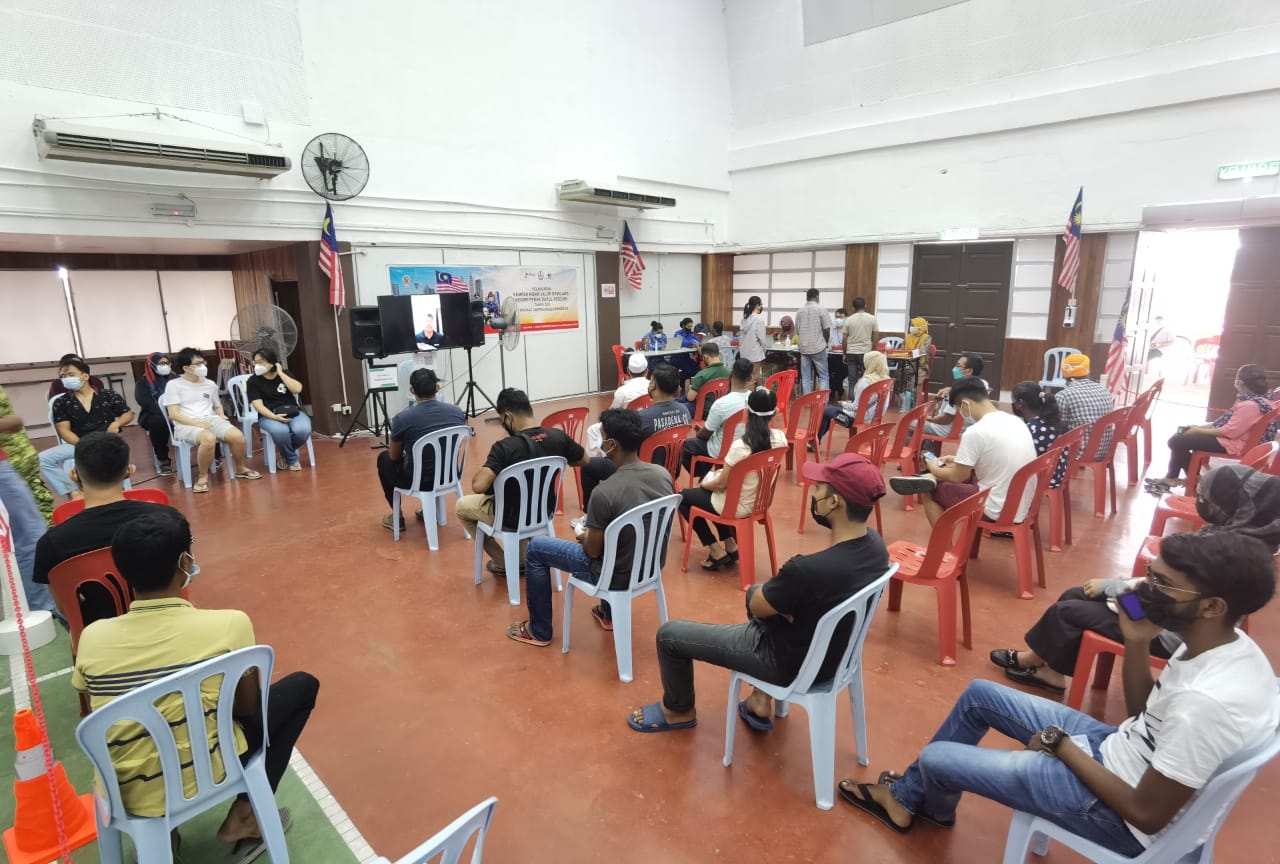 大霹雳时事焦点/江沙县将近万中学生 最迟本月杪完成接种疫苗