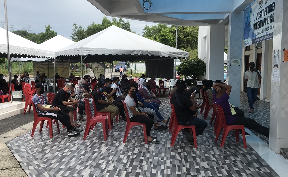 大霹雳时事焦点/江沙县将近万中学生 最迟本月杪完成接种疫苗