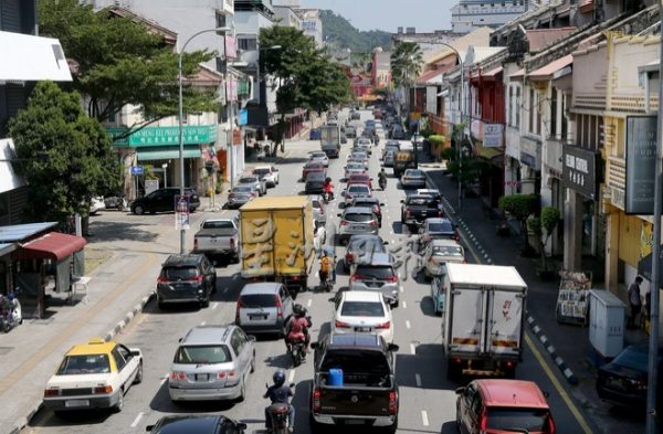 大霹雳时事焦点/迎接跨州首周末 商家万事俱备等游客