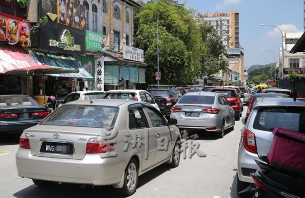 大霹雳时事焦点/迎接跨州首周末 商家万事俱备等游客