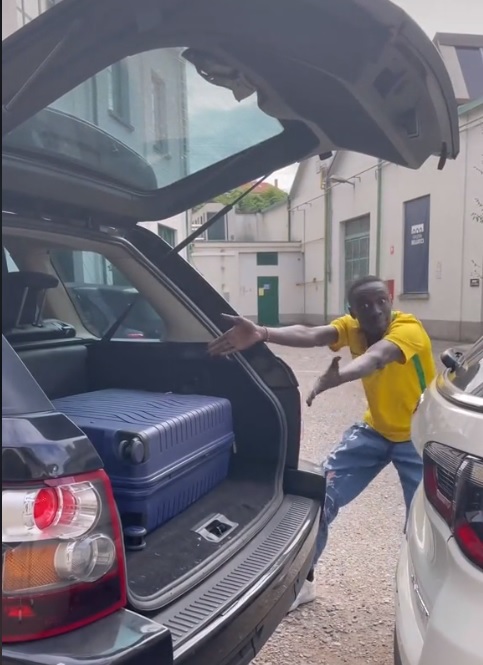 大马销售员学Khaby 本尊神回怼笑翻网