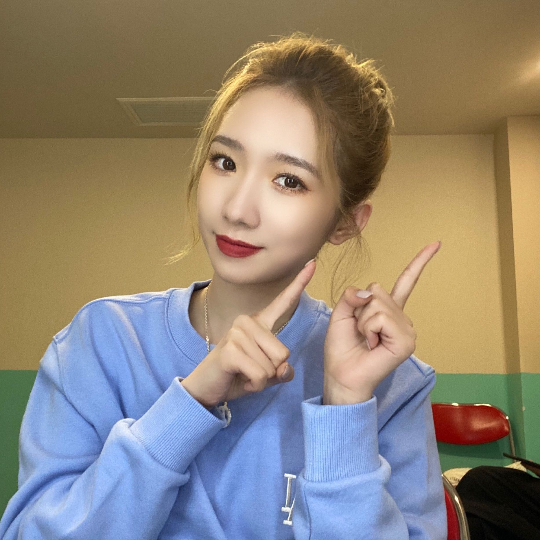 孟美岐再添新瓜 李杨璐痛斥是“惯三”