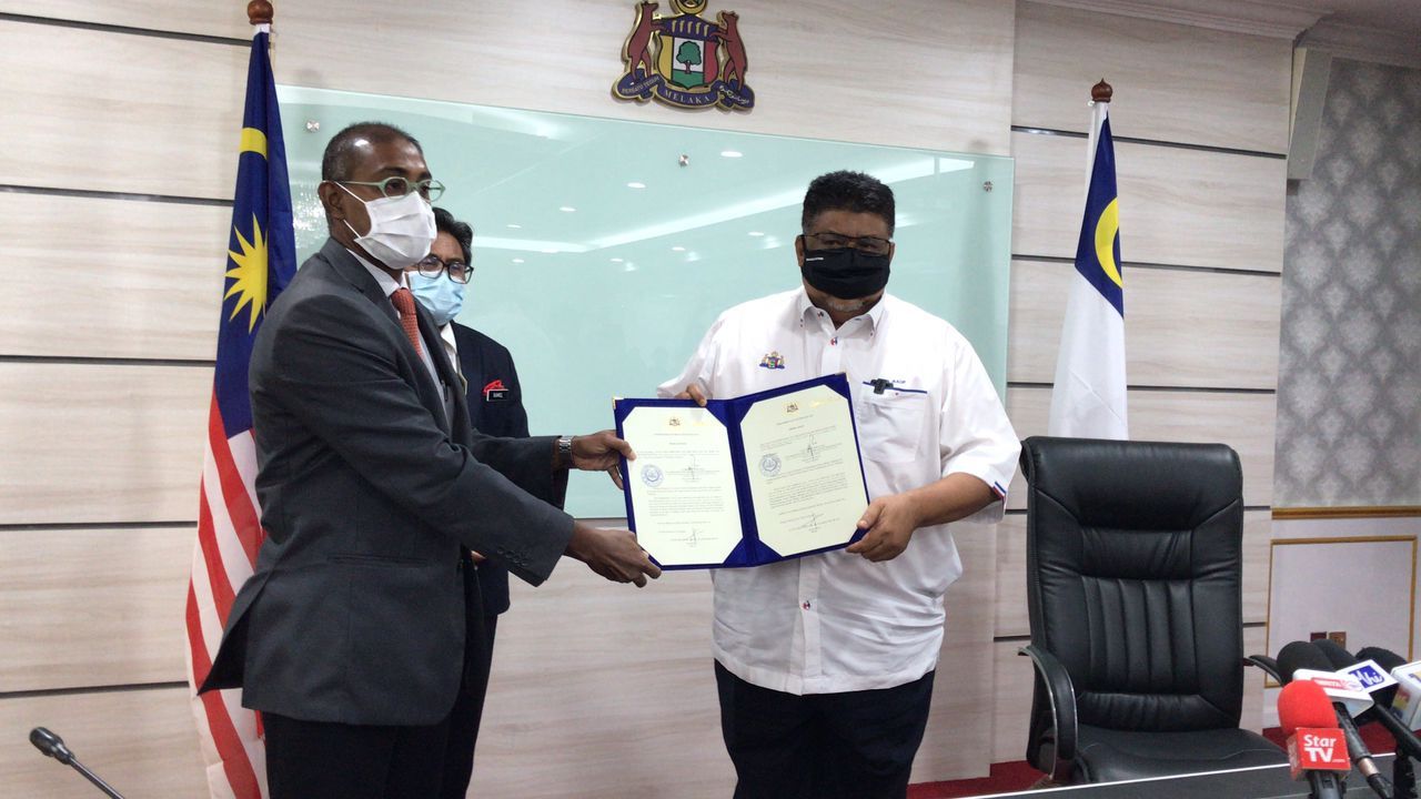 封面∕（全国版）甲州议长宣布解散州议会