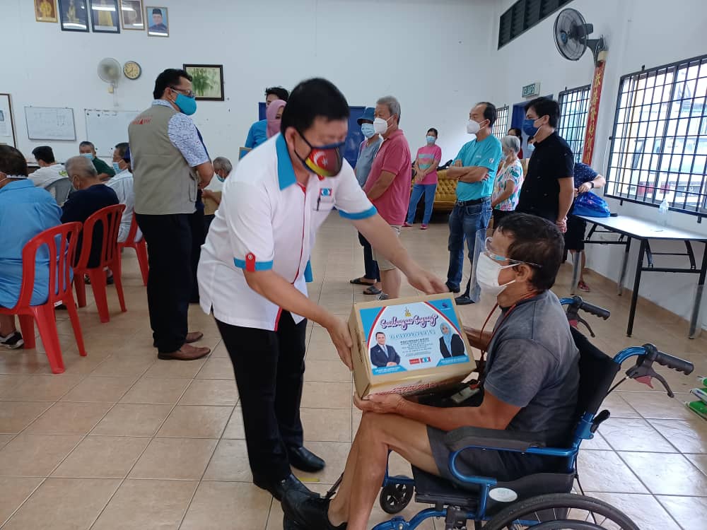 封面副文-都会/许来贤说，已关闭10年的安邦瞭望台将于明年重新整顿／4图