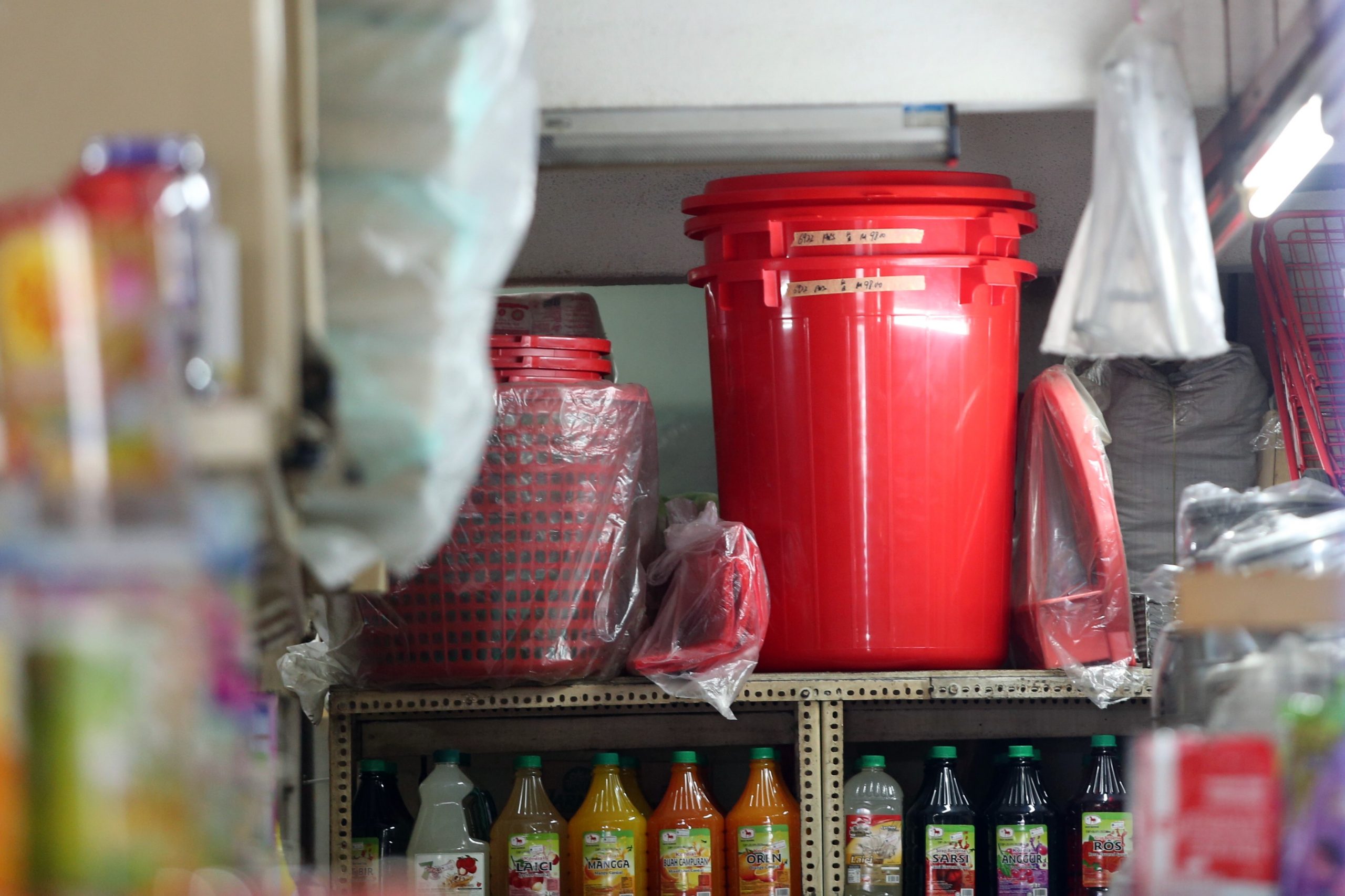 封面（大都会）民众为制水做的准备／11图