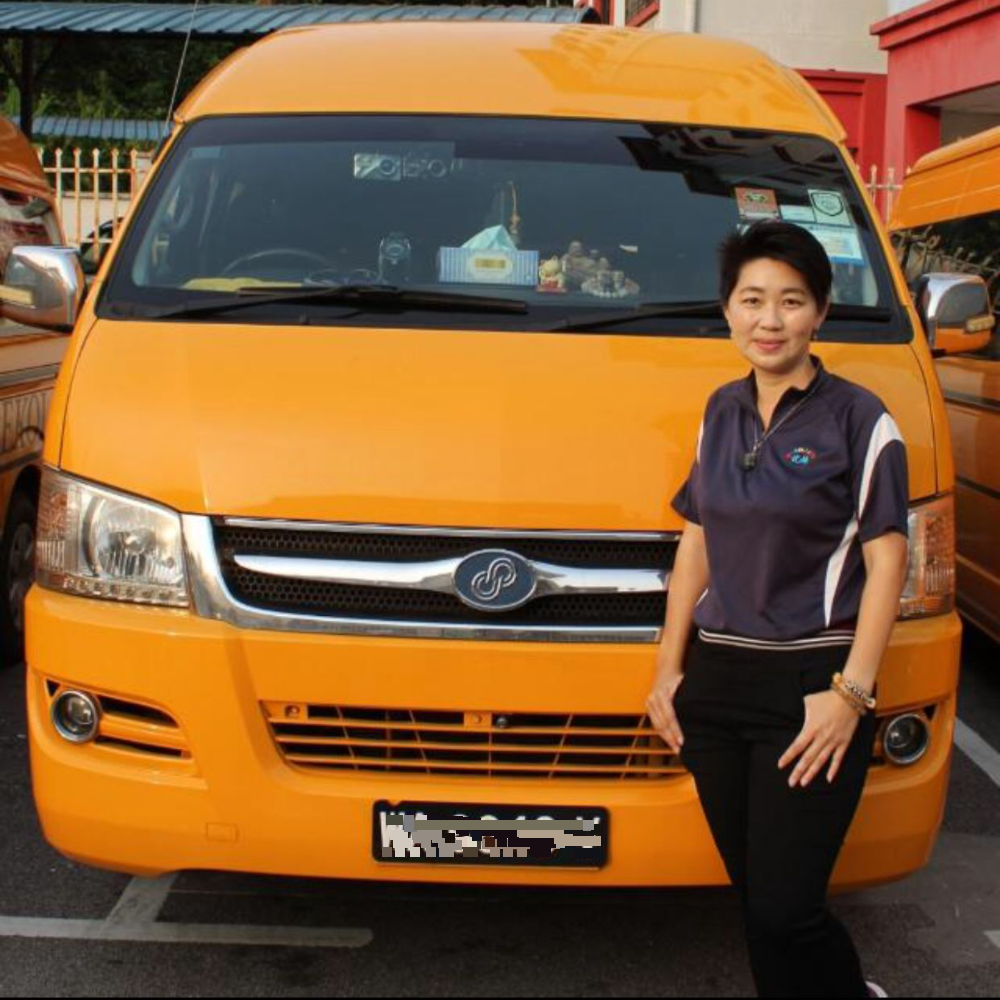 封面－大都会：电访校车业者有关复课／4图