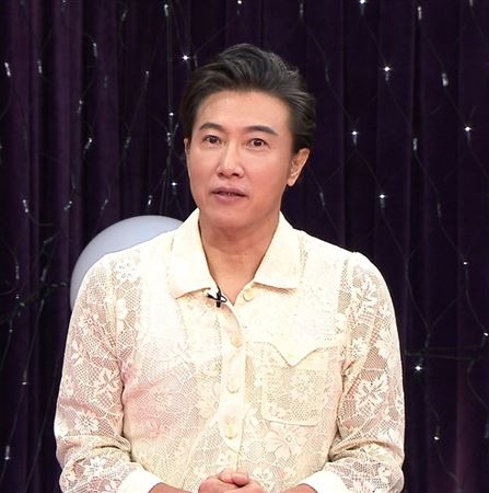 左眼视网膜剥离 陈鸿视力仅剩0.1