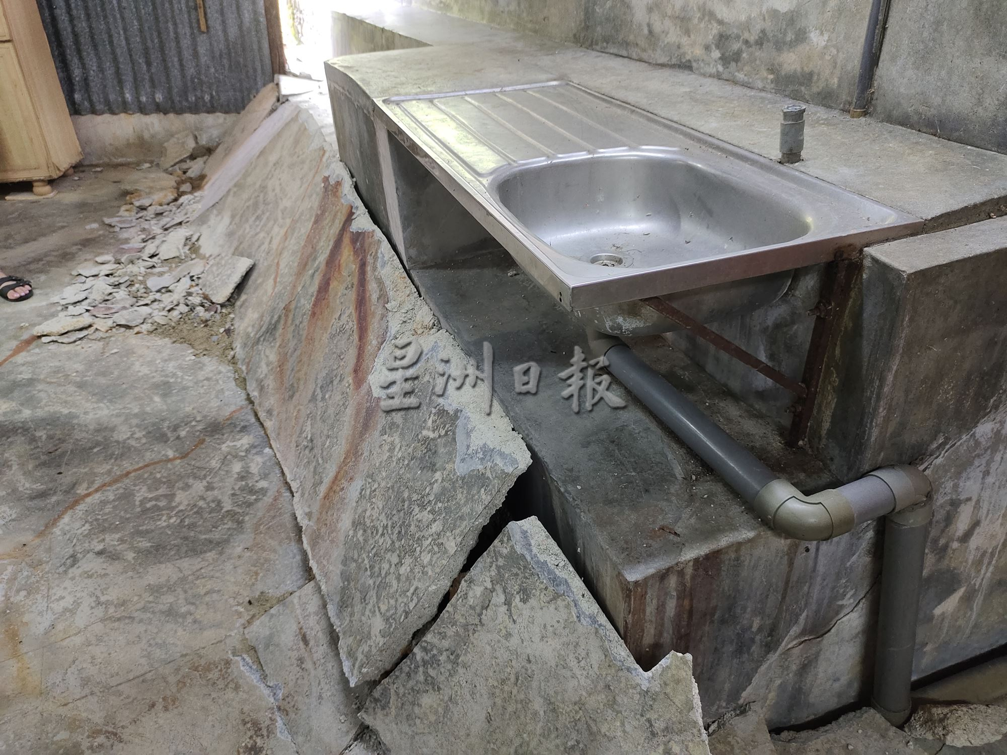 已审(大北马)防崩墙往屋子推移约1公尺造成屋子变危楼,屋主无处可搬盼有关方面速抢救