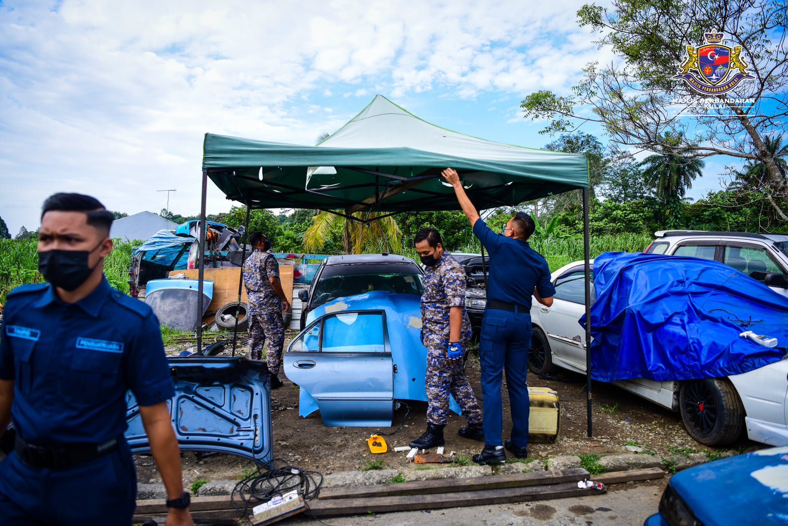 **已签发**柔︰住家后巷辟修车店,古来市议会拆除充公
