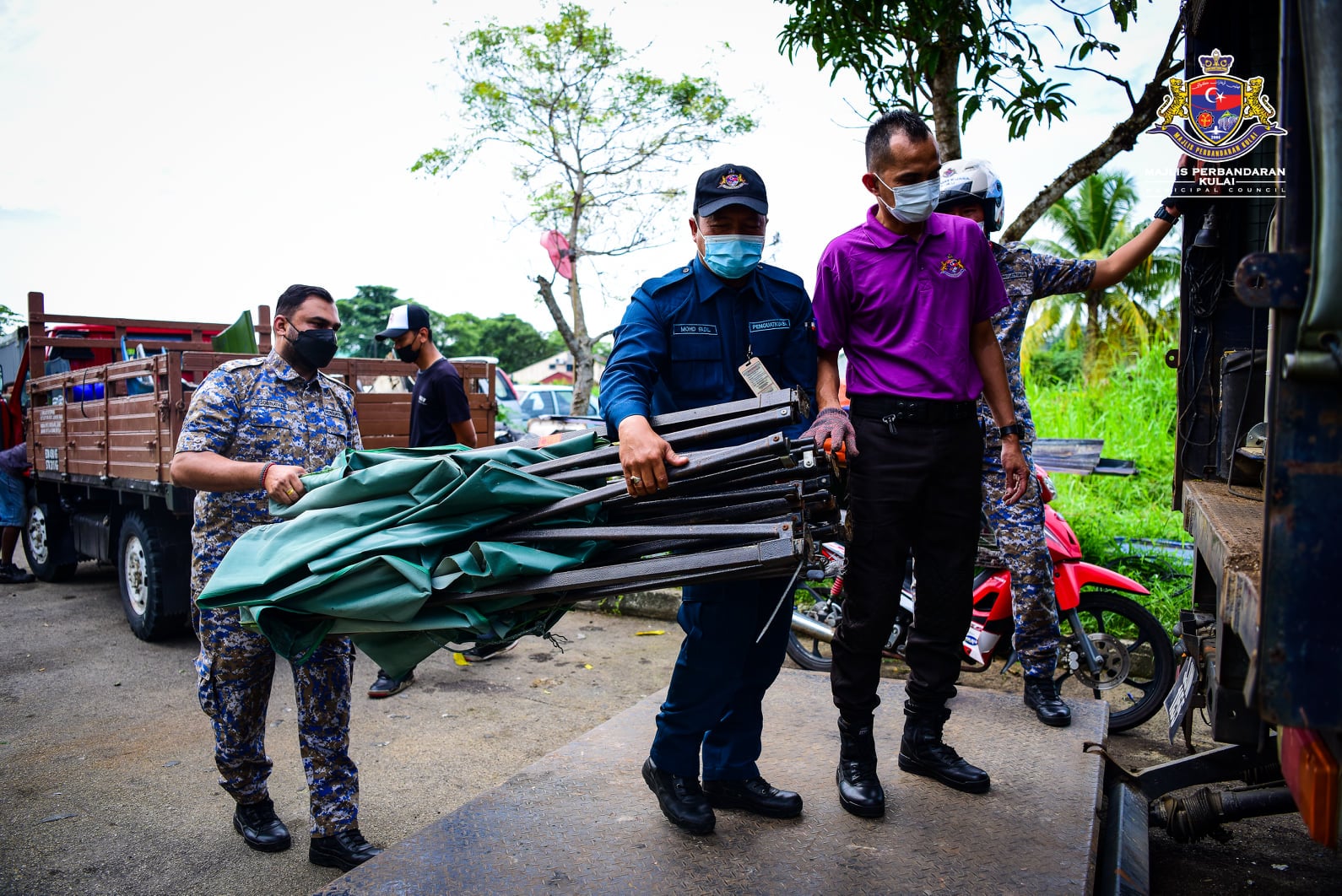 **已签发**柔︰住家后巷辟修车店,古来市议会拆除充公