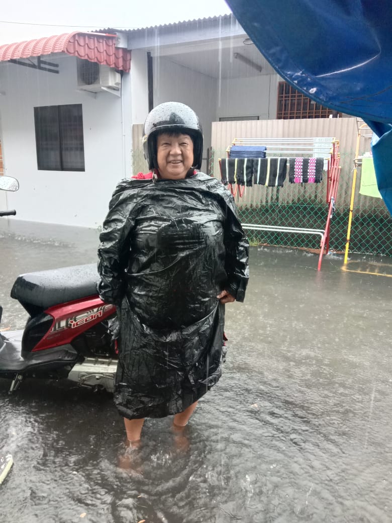 **已签发**柔:1小时高达119mm降雨量,麻坡部分花园住宅区闪电水患