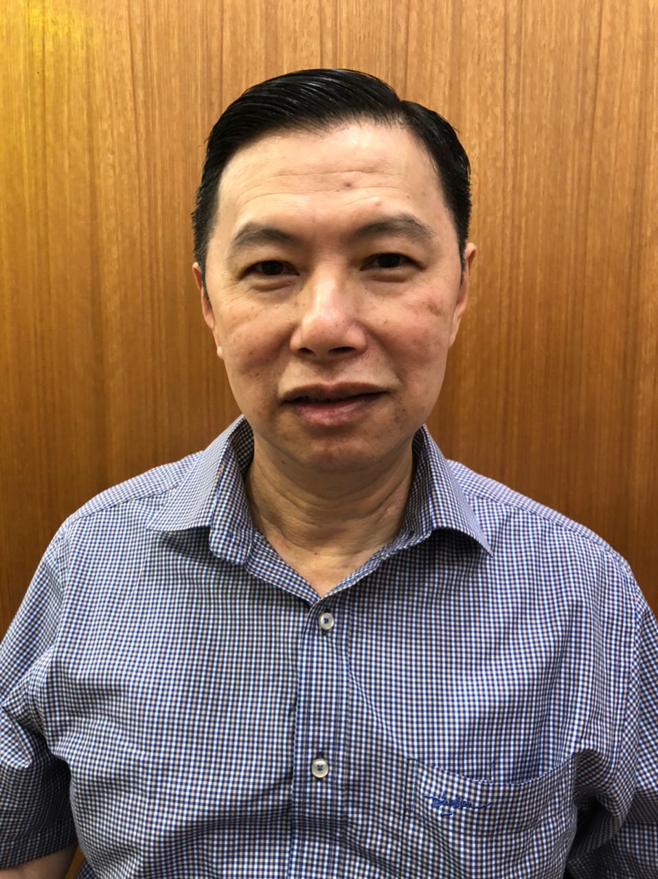 **已签发(请置头条)**柔:第三版头条:新闻跟进:5日关闭期满,需视情况做决定;甘拔士屠宰场未确定6日能否重开
