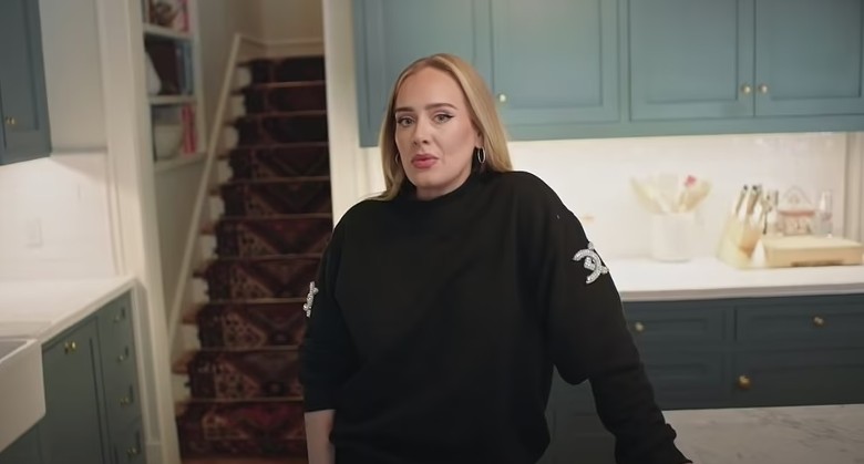 席琳狄翁吃过口香糖 艾黛儿当宝镶起来挂墙上