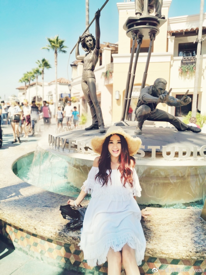 庆祝结婚21周年 温碧霞晒婚照告白老公