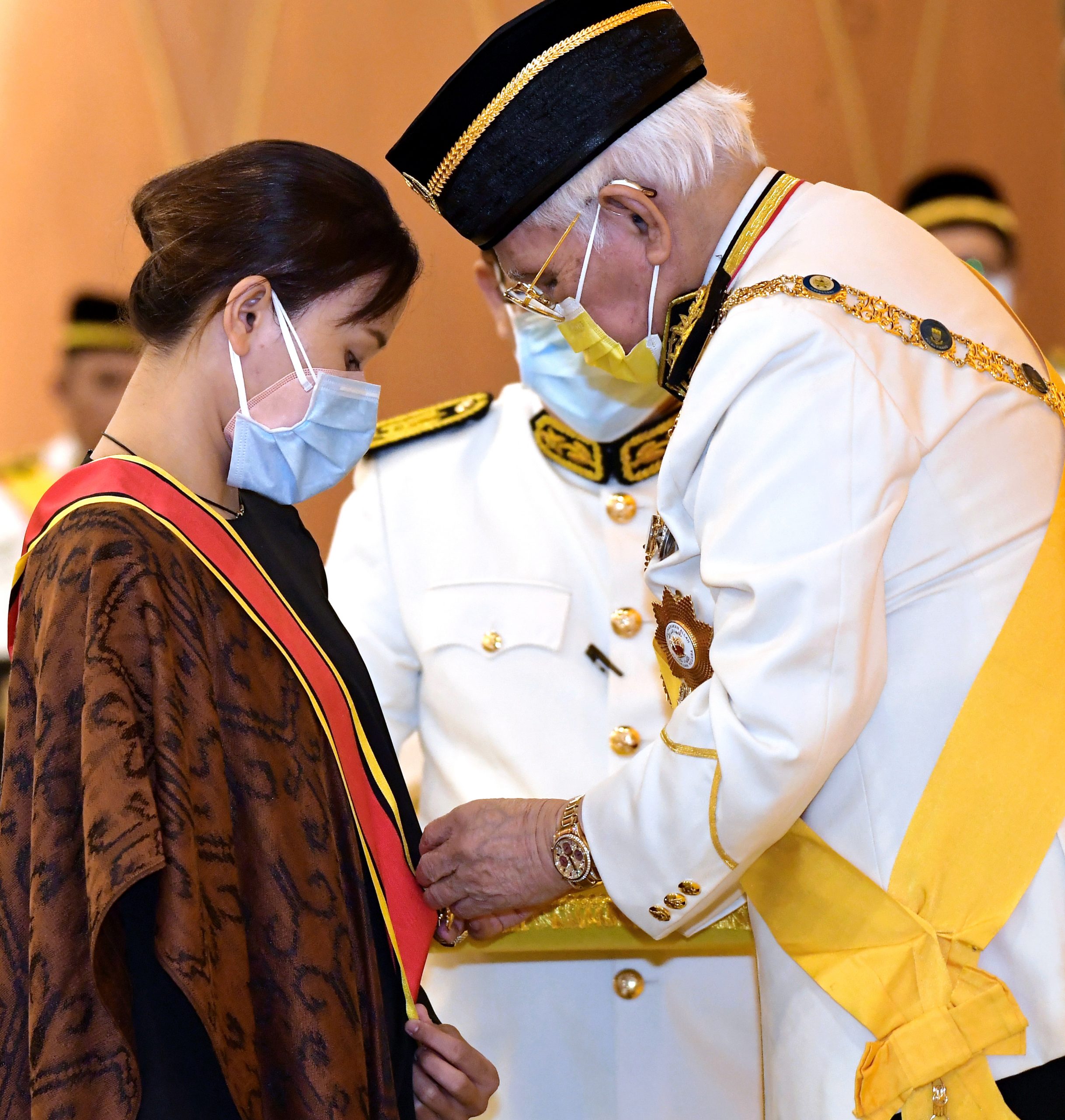 开心见证爱将受封拿督 泳总盼小潘共运亚运创佳绩