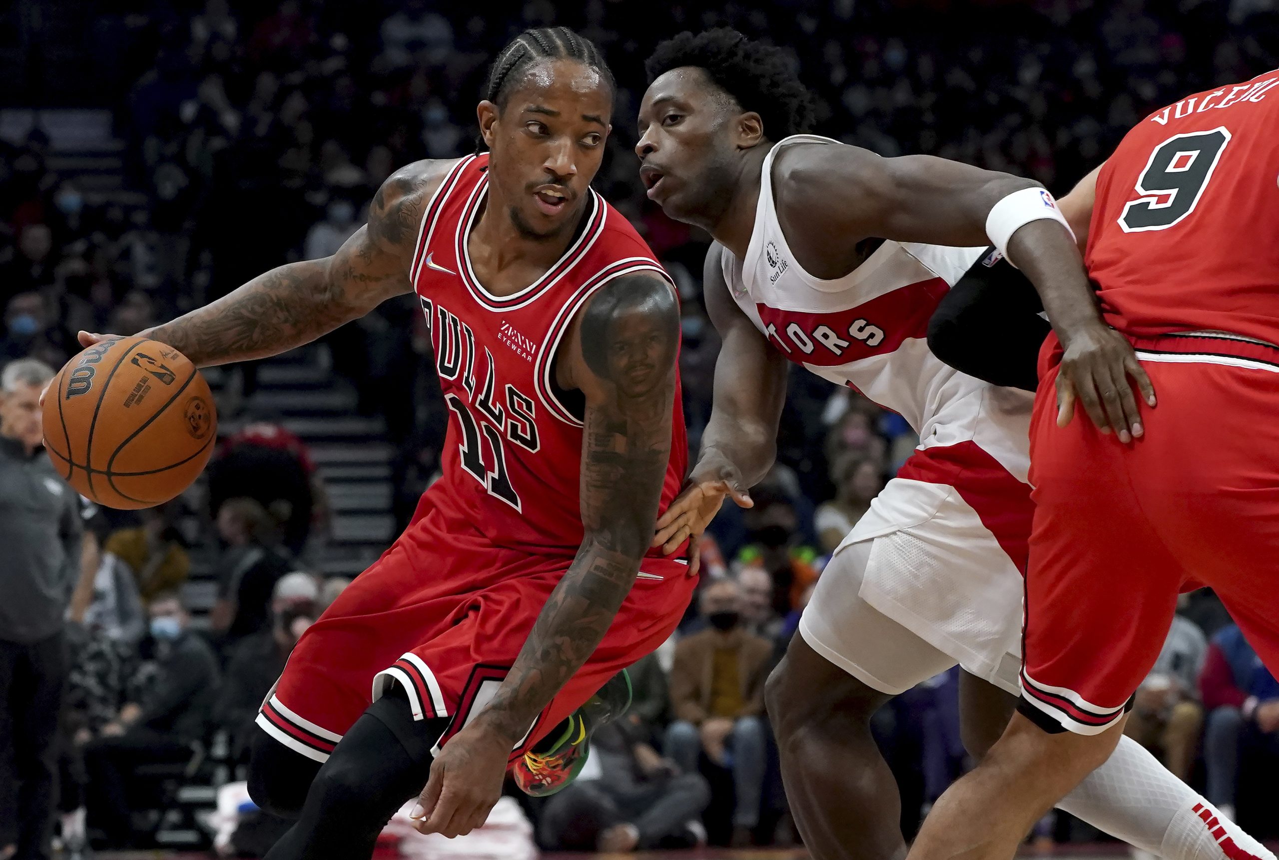 惊险擒龙开季4连胜  公牛东部唯一不败