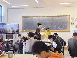 拼盘／中国公校弃问题少年　民办矫治中学费用高昂