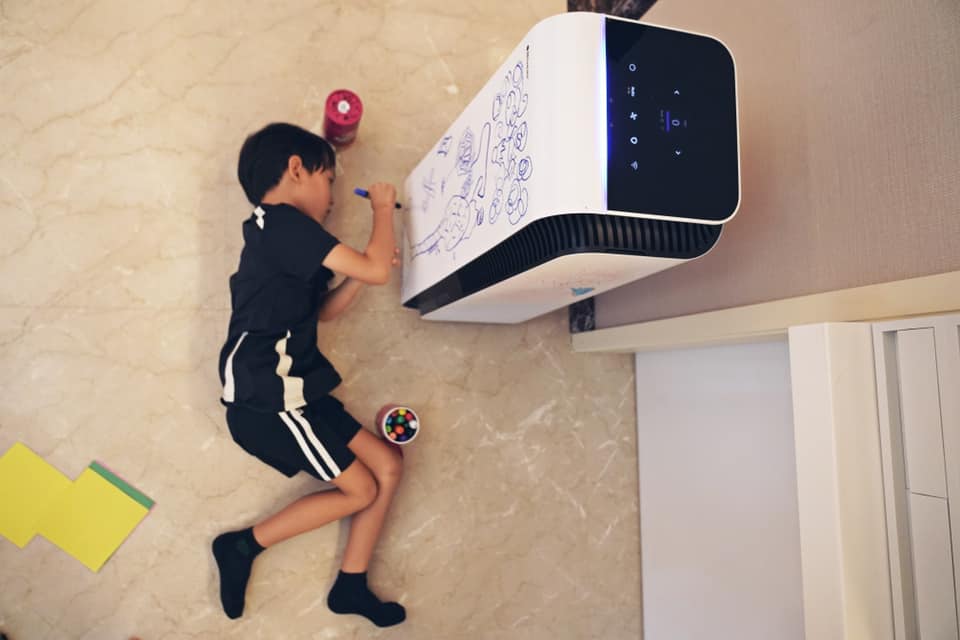 放任大儿子出门前涂鸦空气清净机 隋棠被赞：很有智慧	