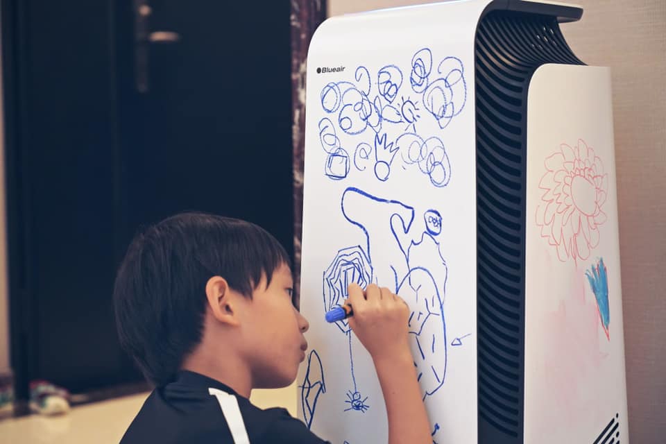 放任大儿子出门前涂鸦空气清净机 隋棠被赞：很有智慧	