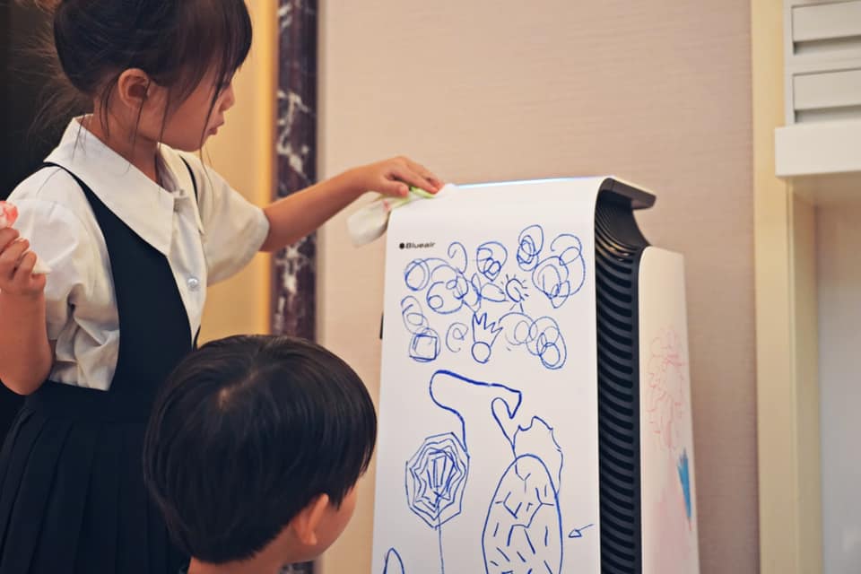 放任大儿子出门前涂鸦空气清净机 隋棠被赞：很有智慧	