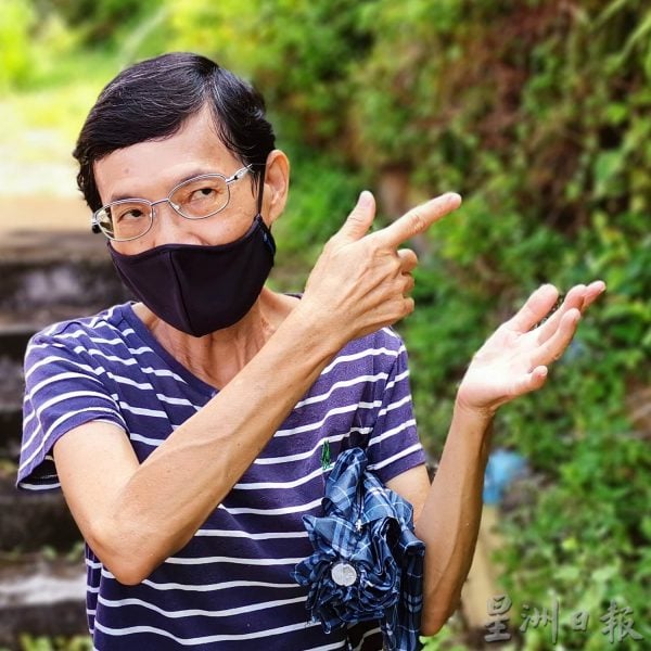 斜坡变丛林引蛇鼠出没,耀龙园逾10户居民提心吊胆