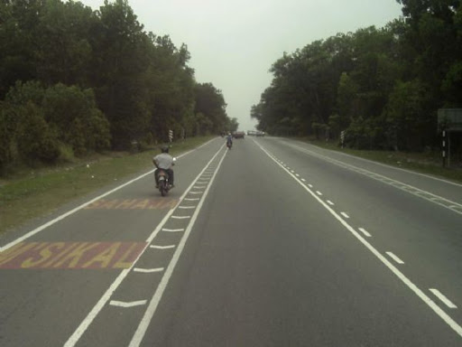 新教育(10月19日)封面故事:道路安全专家