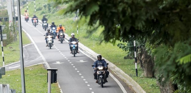 新教育(10月19日)封面故事:道路安全专家