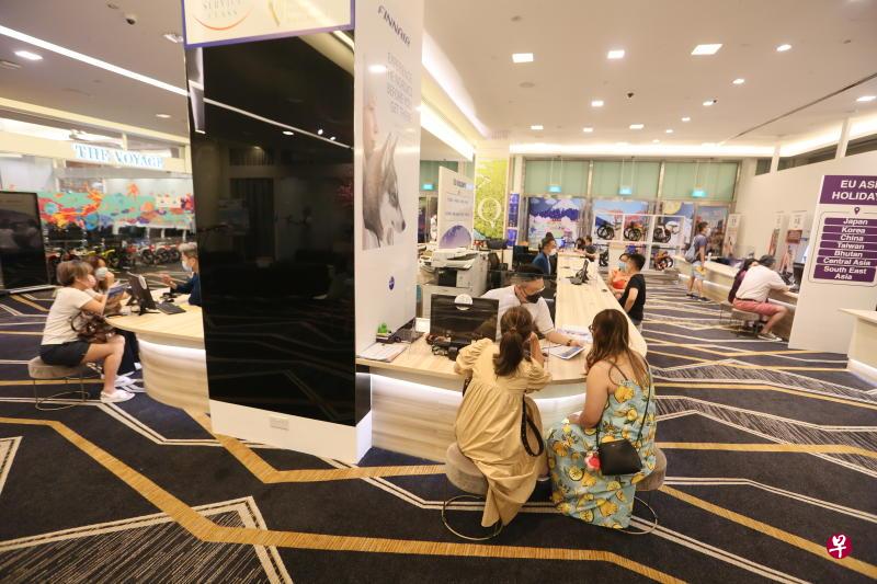 旅行社今明办实体展销会 两小时12组人抢订旅游团