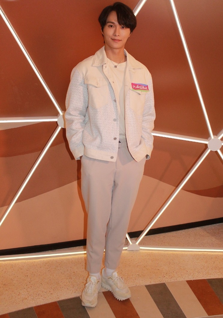 无线报警称网民煽动欺凌 胡鸿钧感恩：至少有人关注