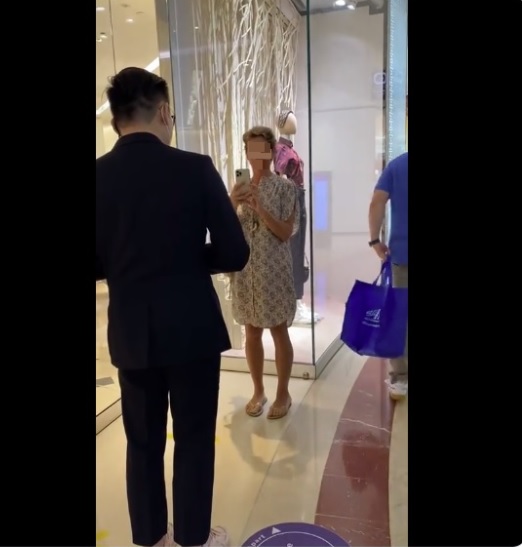 无罩女子入名牌店被拒 凯里：在大马就要戴口罩  