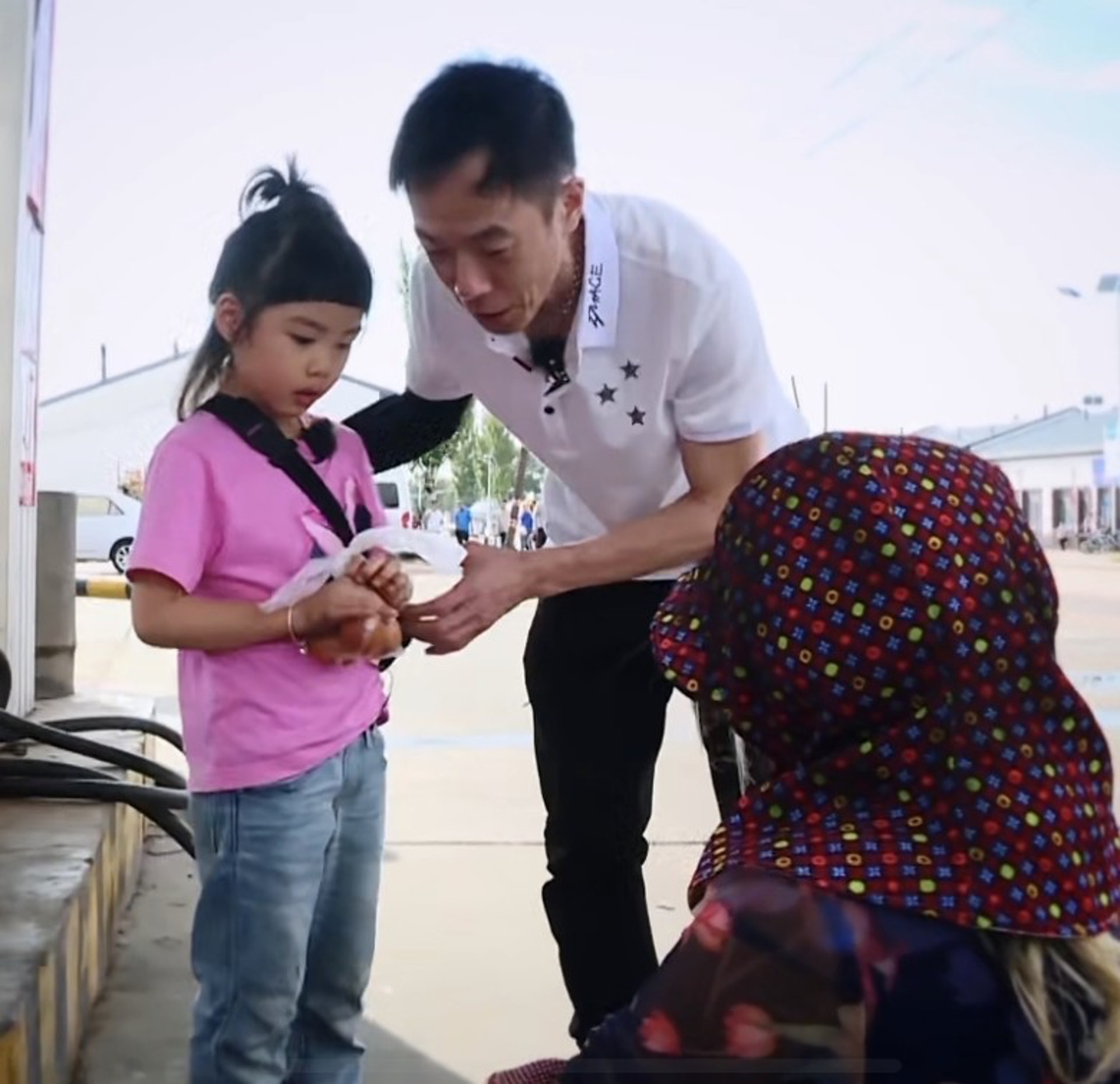 朱茵女儿越大越漂亮‧网笑战胜爸爸的基因