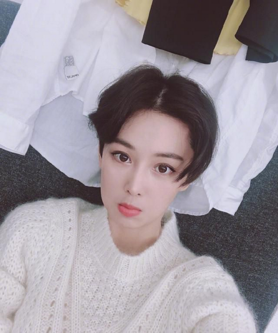 机场购物遇遇插队 张馨予骂退无理男