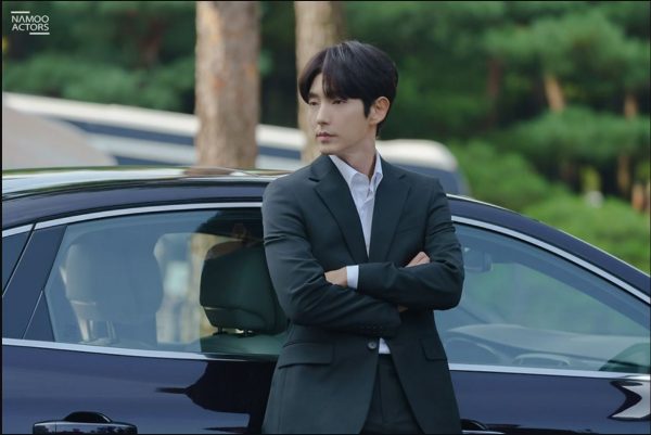 李准基新剧造型曝光  高挺翘鼻成焦点