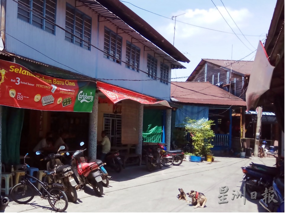 村民陆续传确诊冠病 峇眼巴硕村民自我筛检