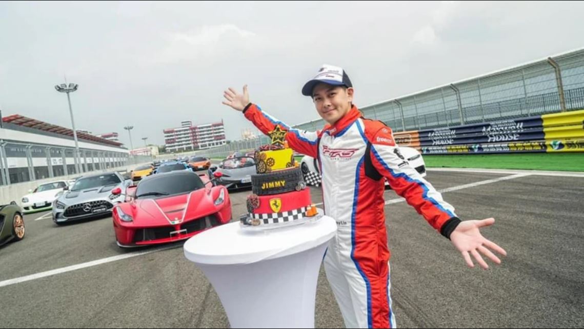 林志颖47岁生日 50辆跑车列队助阵