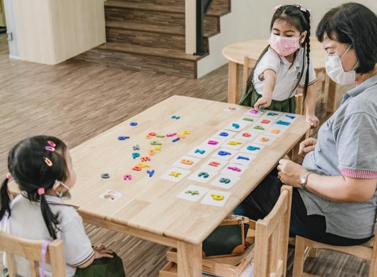 柔: 封面【特稿】:政府2025年落实幼教老师拥专业文凭政策,柔佛州幼稚园教师公会、幼教业者怎么看?