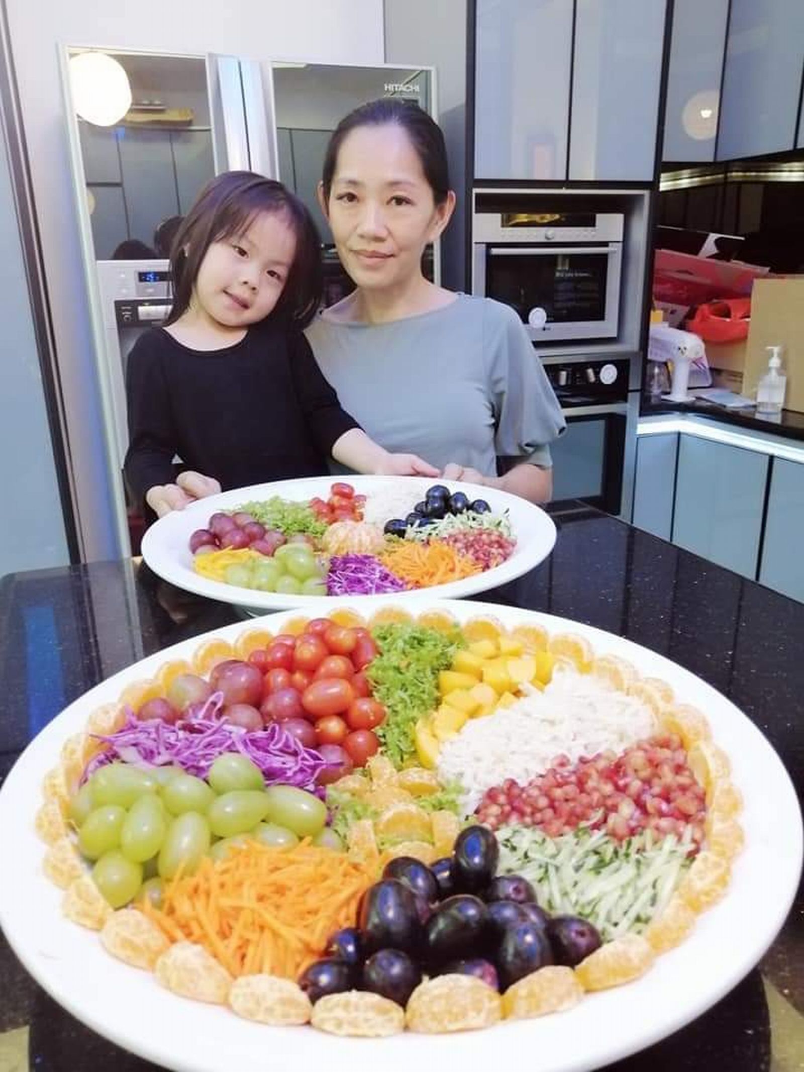 柔：【今日面谱】（本月7日刋）：年轻外婆摇身变舞蹈老师，网上自学舞出一片新天地