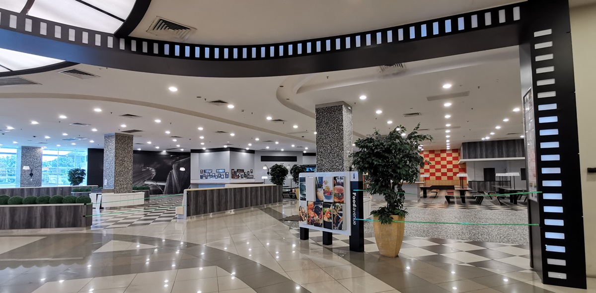 柔：【特稿】：古来商场逐步重开迎购物人潮，商家感叹“元气大伤”需时间恢复