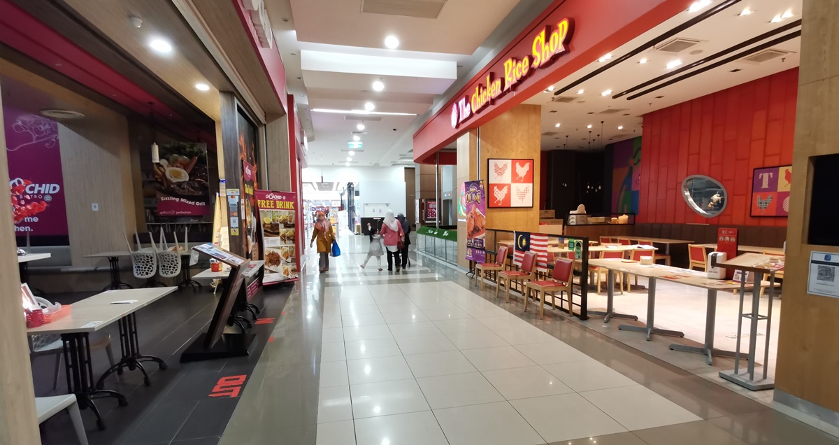 柔：【特稿】：古来商场逐步重开迎购物人潮，商家感叹“元气大伤”需时间恢复