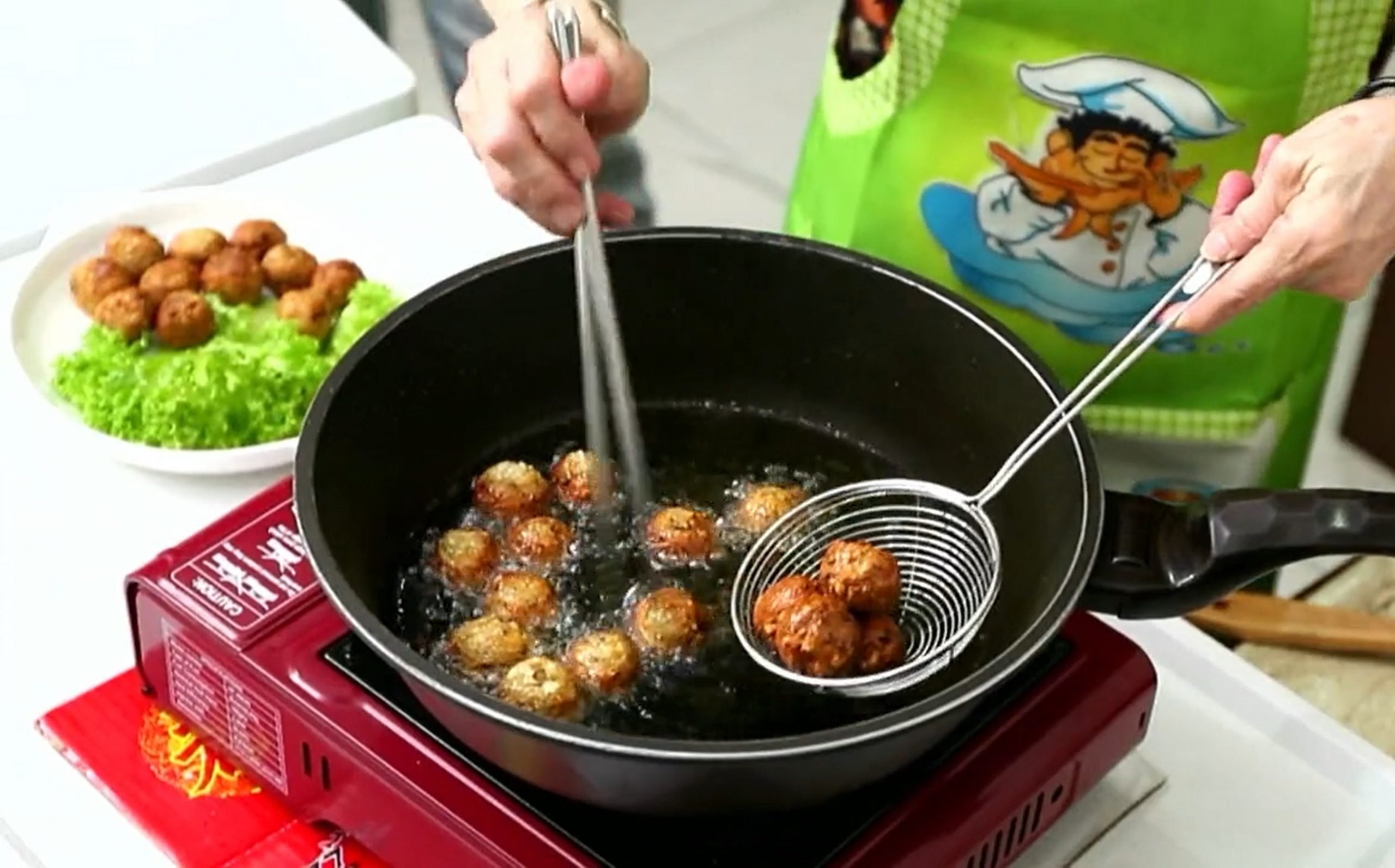 家庭主妇爱好下厨,钻研多样化素食带动吃素文化