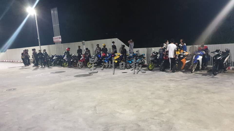 柔:新闻:斯里阿南警区警方严抓巴西古当大道飙车族