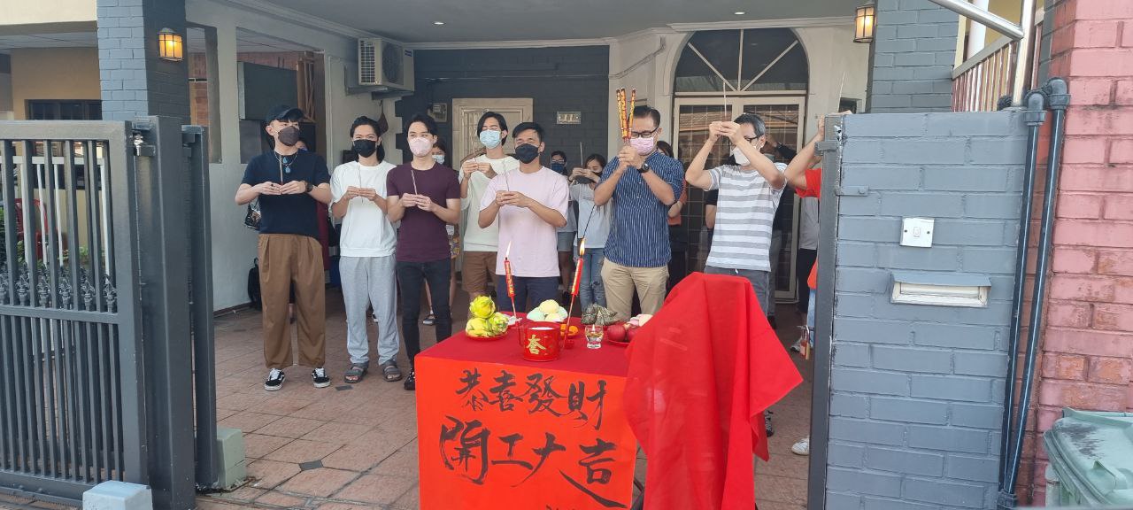 森竣阔别6年重返娘家拍剧 李伟燊谢承伟演父子怕笑场	