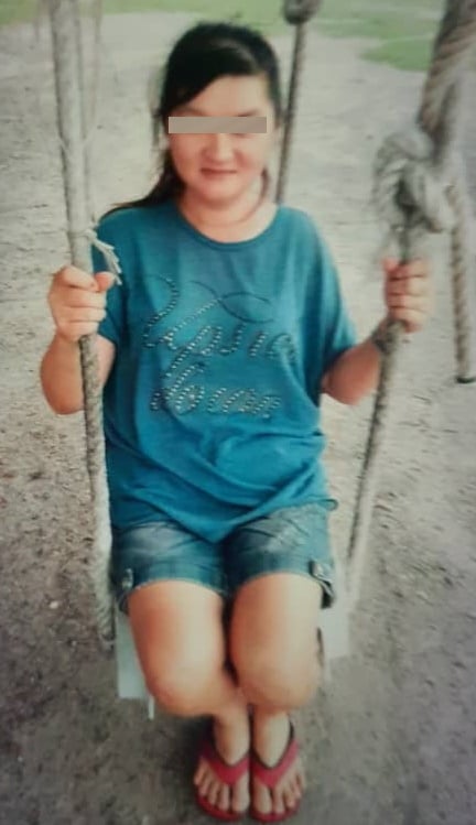 汽车停霹雳河畔 华妇疑坠河失踪