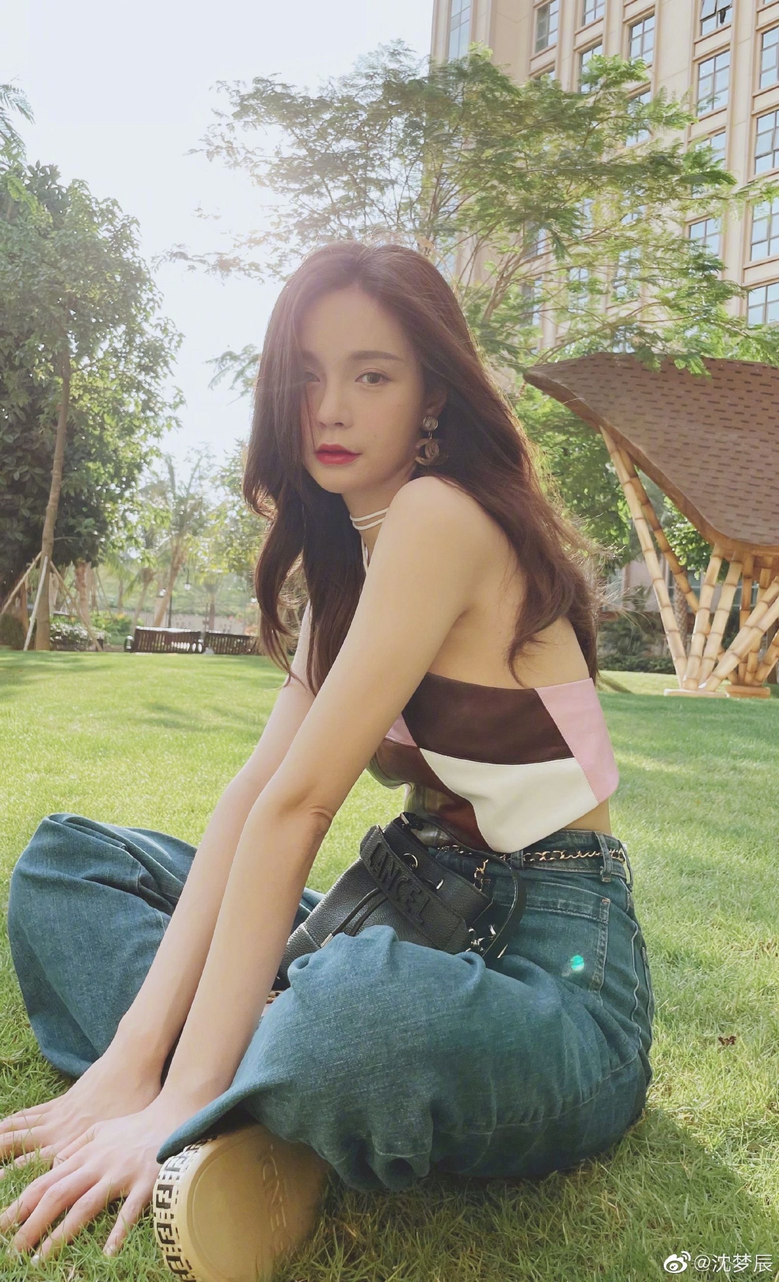 沈梦辰卖二手衣遭爆贵3倍　挨轰：明星穿过就镶金？	