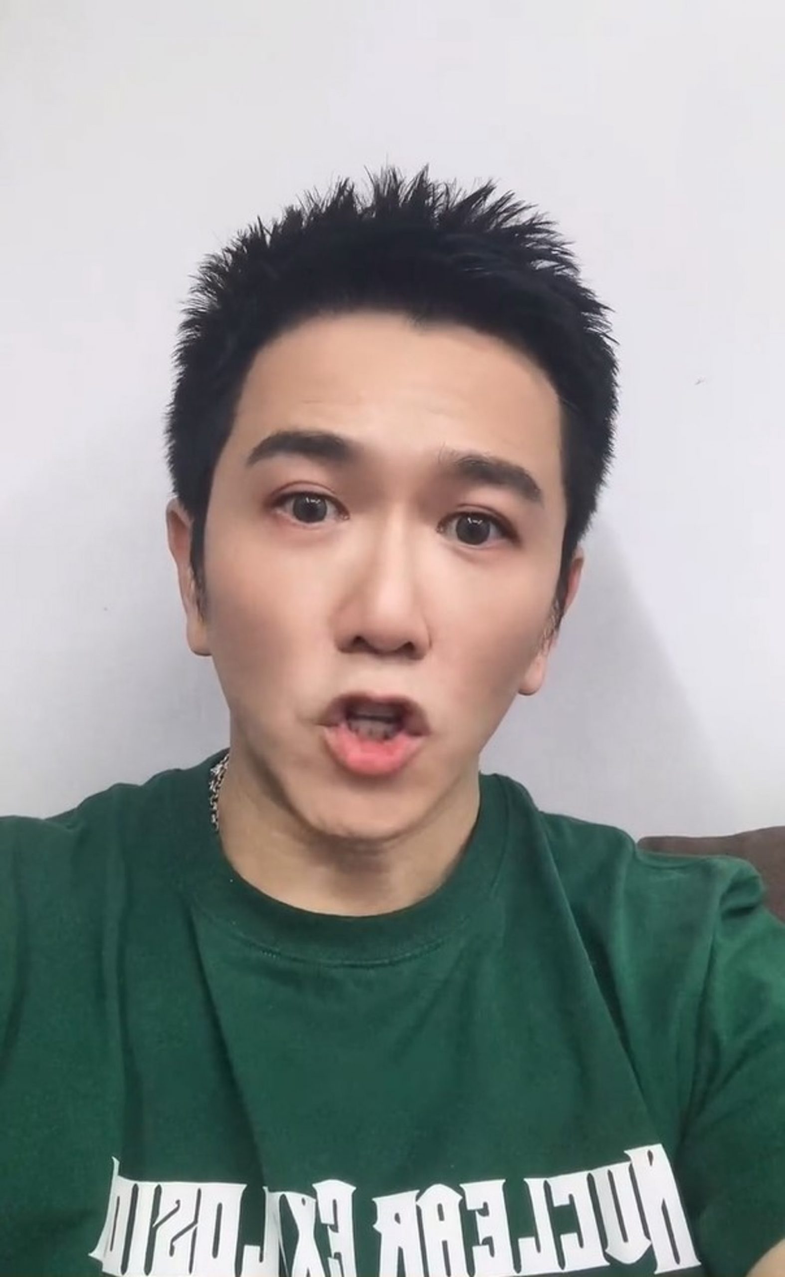 温兆伦外貌再“进化” 浮夸瞪双眼皮大眼超喜感