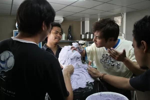 演戏只是副业 男星真实身份竟是特效化妆师!