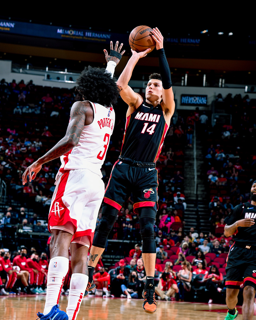 热火(灰熊)热身2连胜 76人喜迎恩比德归队