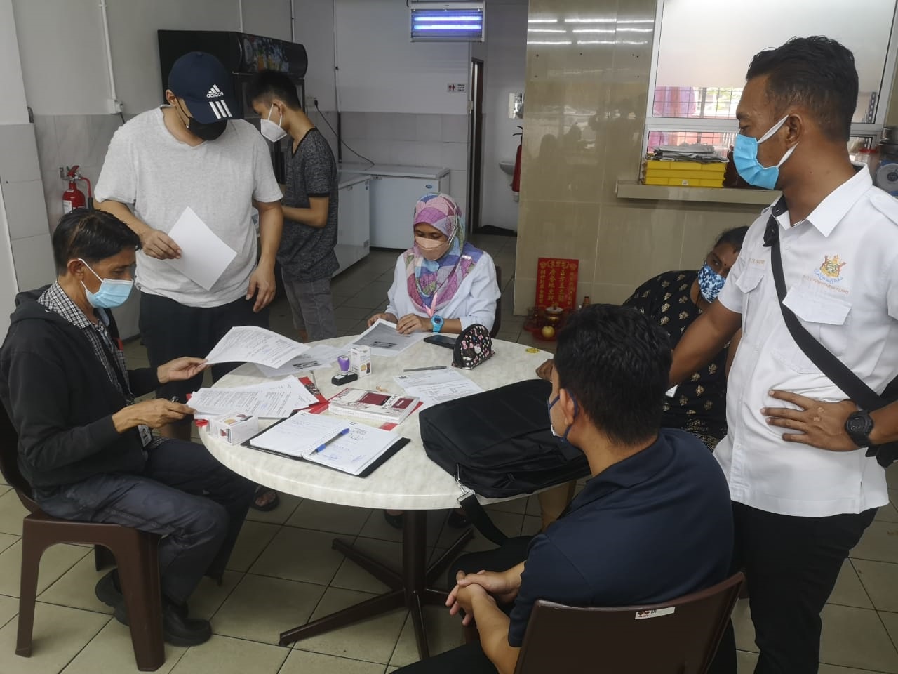 (版3头)大都会/巴生市议会拉大队取缔食肆